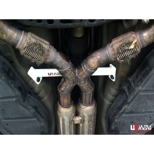  Renfort de traverse inférieur central Ultra Racing à 2 points NISSAN FAIRLADY (350Z)(Z33) 3.5 V6 2WD COUPE 2002-2008