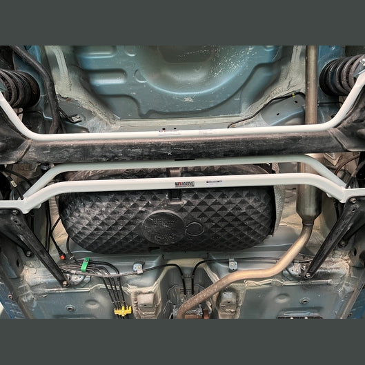  Renfort inférieur arrière Ultra Racing UR-RL2-4389 pour réservoir Toyota TOYOTA TANK (M900A) 1.0 2WD 2016-2020