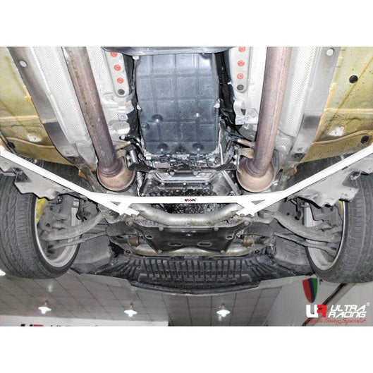  Renfort inférieur avant Ultra Racing 4P MERCEDES-BENZ W204 C63 6.2 2WD 2011-2015